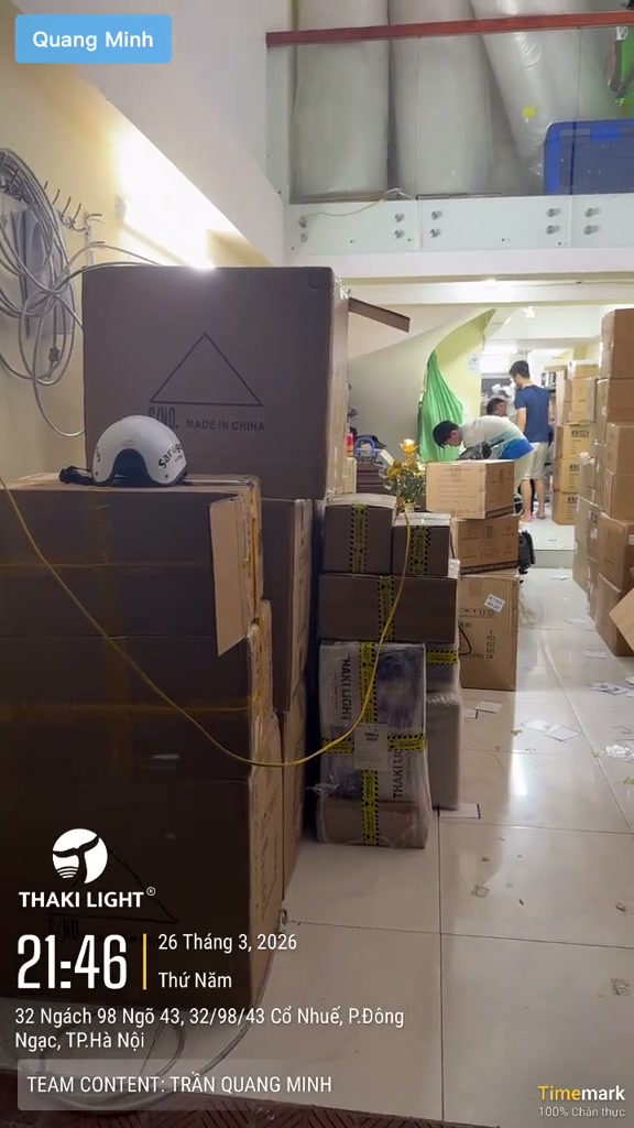 Anh em công ty Thaki Light tăng ca phục vụ khách hàng vụ mùa đầu năm 2026