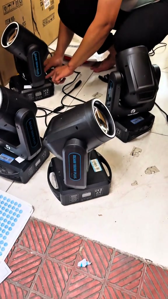 Bàn giao combo ánh sáng cho anh chiến hà nội - Thaki Light