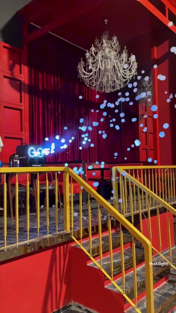 Bàn Giao Máy Bong Bóng Khói Cho Quán Tòng LiveHouse - Thaki Light