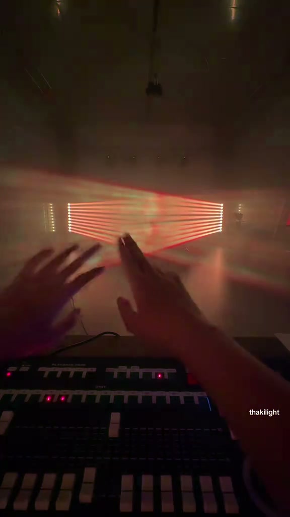 Cặp Mành Katana 10x40W Cực Đẹp Cho Sân Khấu Sự Kiện Đẳng Cấp - Thaki Light