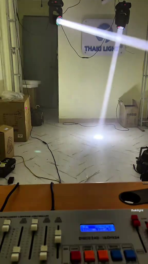 Cấu Hình 2 Đèn Beam 180W Với Bàn Điều Khiển DMX 240 Chơi Phòng Tại Nhà - Thaki Light