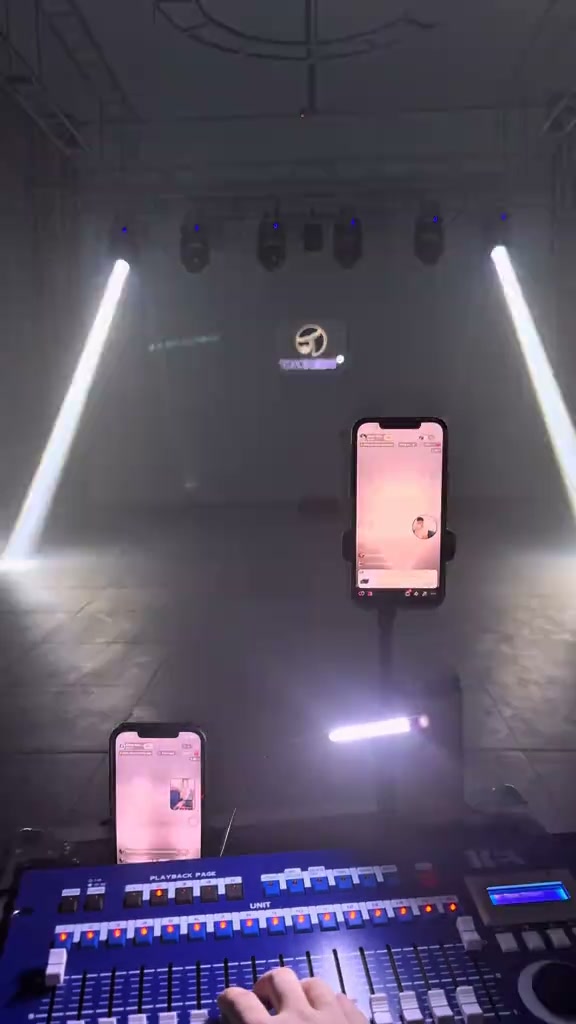 Combo ánh sáng 6 Beam 450W Smart 1 Bàn DMX 256A - Thaki Light