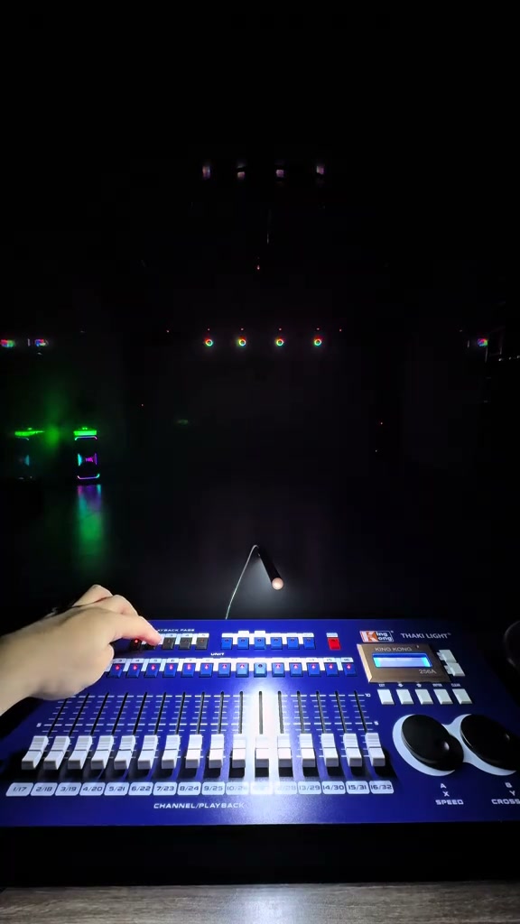 Phần 2 Cảnh dj của combo nhà THAKI LIGHT